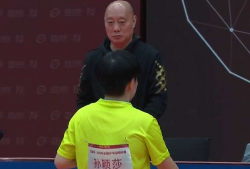 与西蒙斯与
