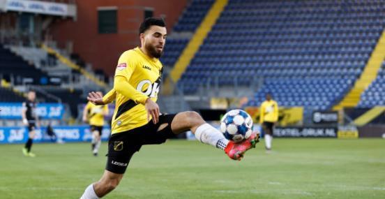 俱乐部对自 俱乐部对自