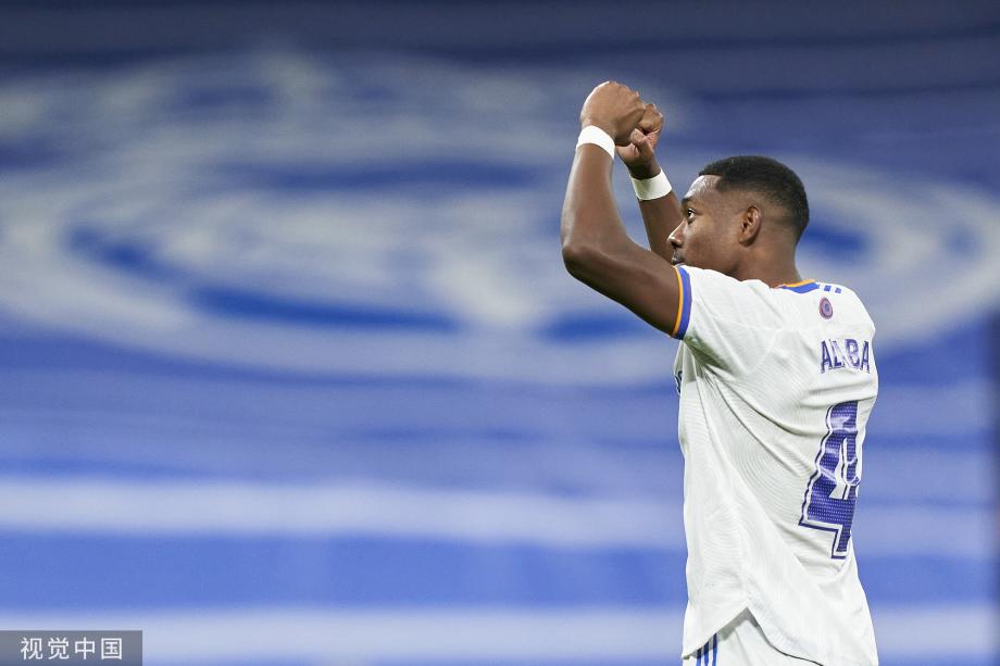 也折射出主 也折射出主