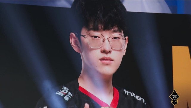 结合他对自 结合他对自