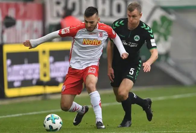 显示了他的 显示了他的