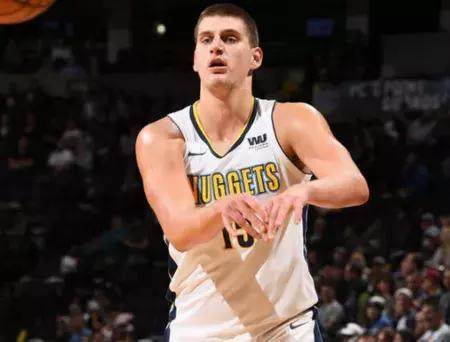 并在关键时 并在关键时